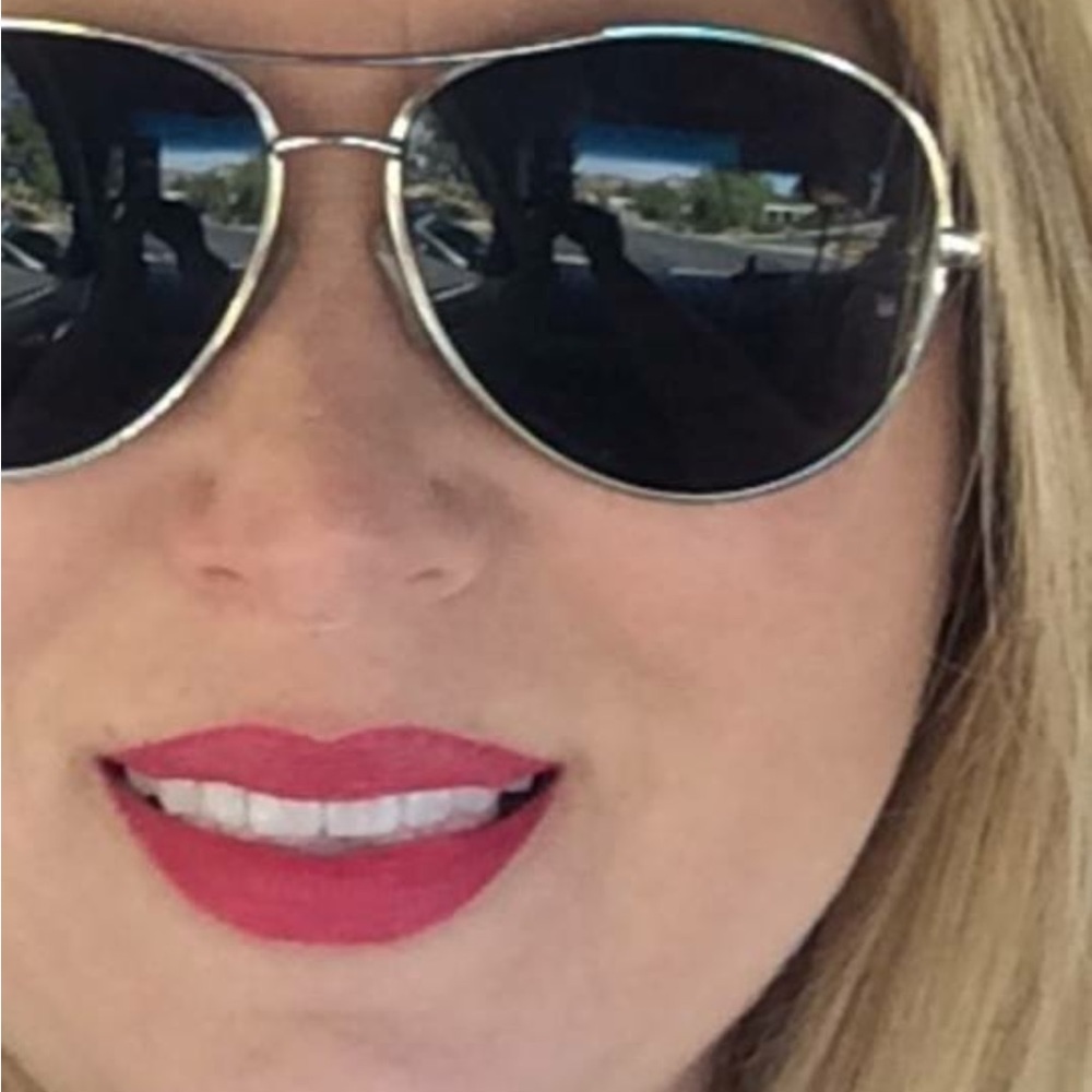 Meet your Posher, Stacy